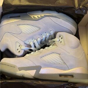 Jordan Kids Shoes in Light Gray and Silver